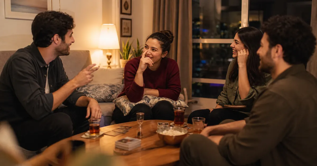 Evet hayır oyunu oynayan arkadaşlar