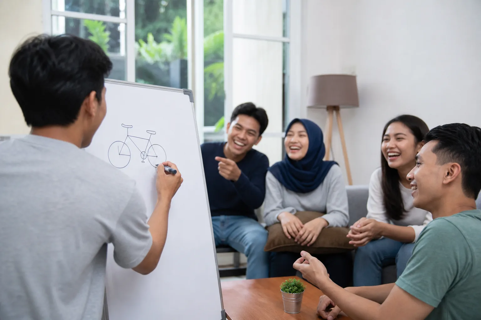 Pemain menggambar petunjuk kata di papan