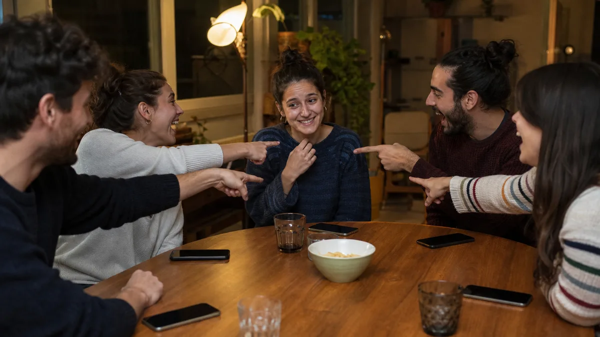 Amici votano il presunto impostore