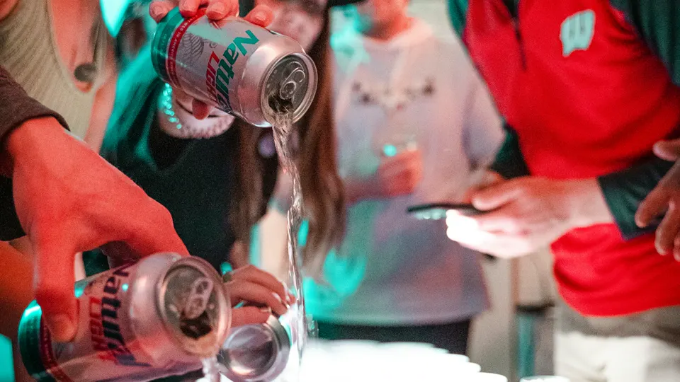 Beer pong-opstelling voor een spelavond
